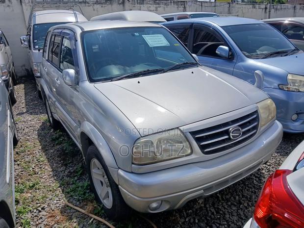 Suzuki Escudo 2003 Silver