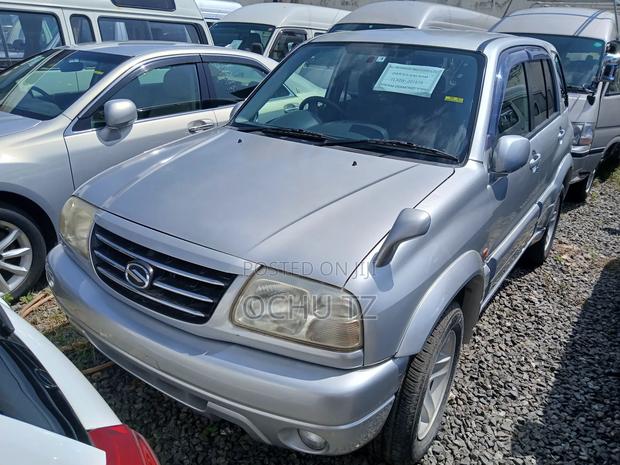 Suzuki Escudo 2003 Silver