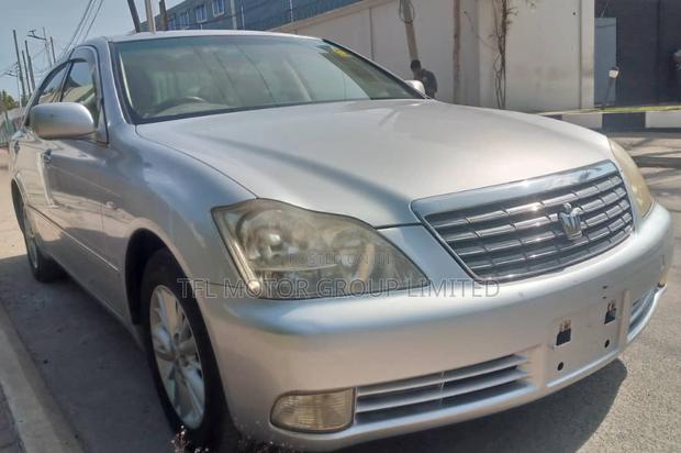 Toyota Crown Royale 2005 Silver