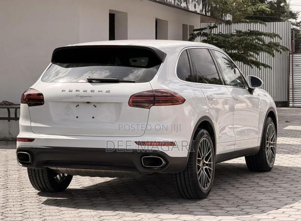 Porsche Cayenne 2015 White