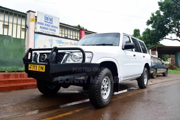 Nissan Patrol 2010 White