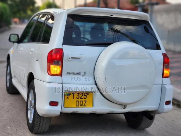 Toyota RAV4 2005 White