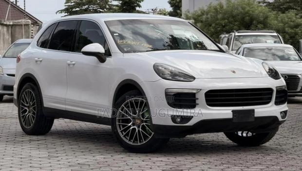 Porsche Cayenne 2015 White