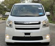 Toyota Noah 2.0 143hp AWD (7 Seater) 2008 White for sale