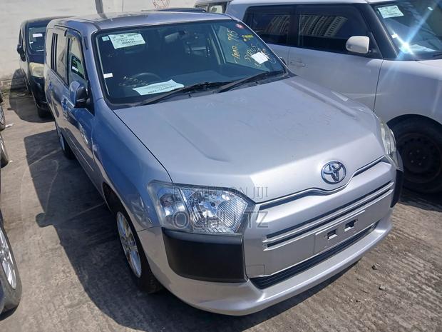 Toyota Succeed SV Premium 2014 Silver
