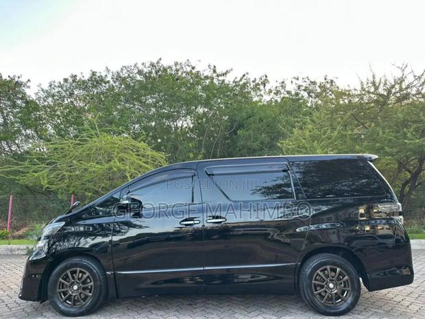 Toyota Alphard 2010 Black