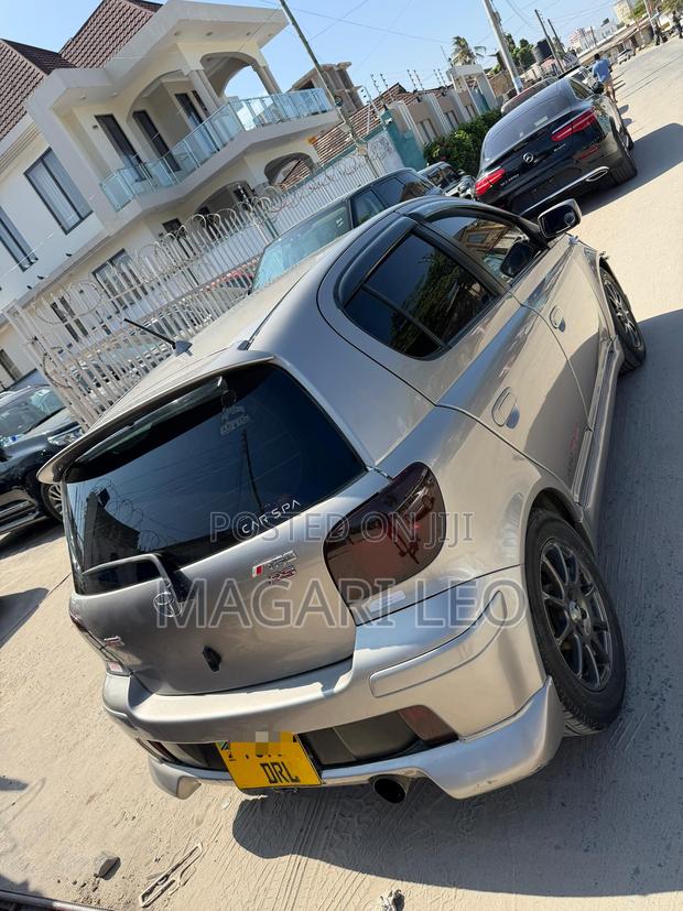 Toyota Vitz 2005 Gray