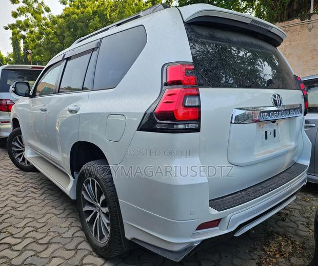 Toyota Land Cruiser Prado 2.7 2020 White