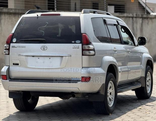 Toyota Land Cruiser Prado 2004 Silver