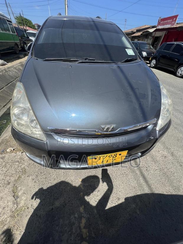 Toyota Wish 2005 Gray