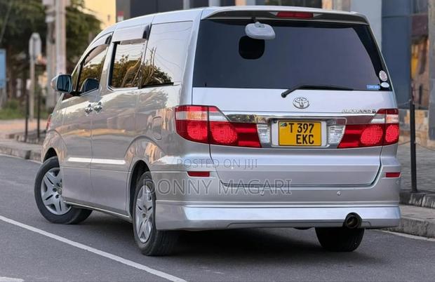 Toyota Alphard 2005 Silver