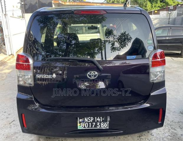 Toyota Spade 2016 Purple