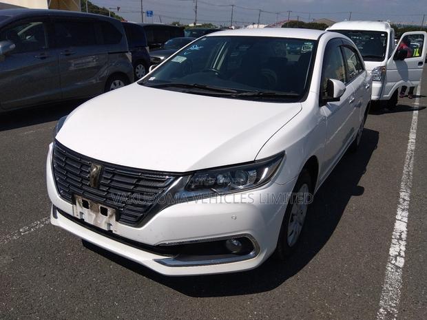 Toyota Premio 2017 Pearl