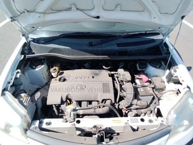Toyota Sienta 2011 Pearl