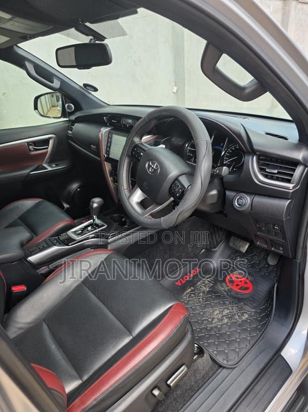 Toyota Fortuner 2.4 D AWD 2024 Silver