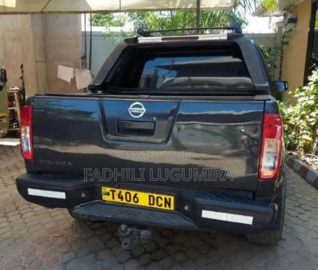 Nissan Navara 2007 Black