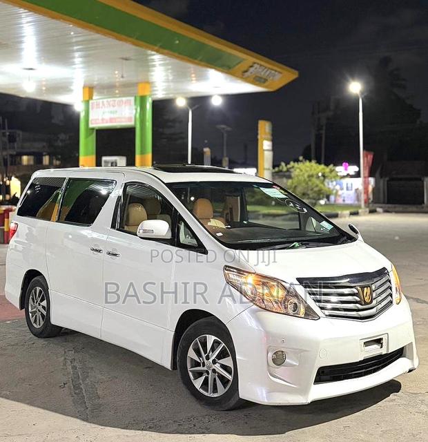 Toyota Alphard 2.4 Petrol FWD 2010 White
