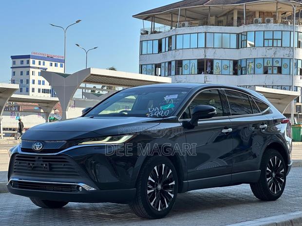 Toyota Harrier 2021 Black