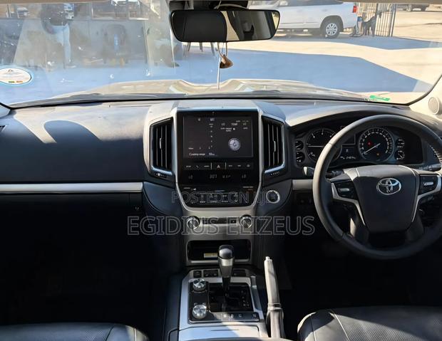 Toyota Land Cruiser 2018 Gray