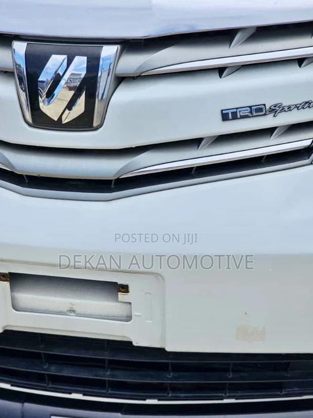 Toyota Alphard 2.4 Petrol FWD 2010 White