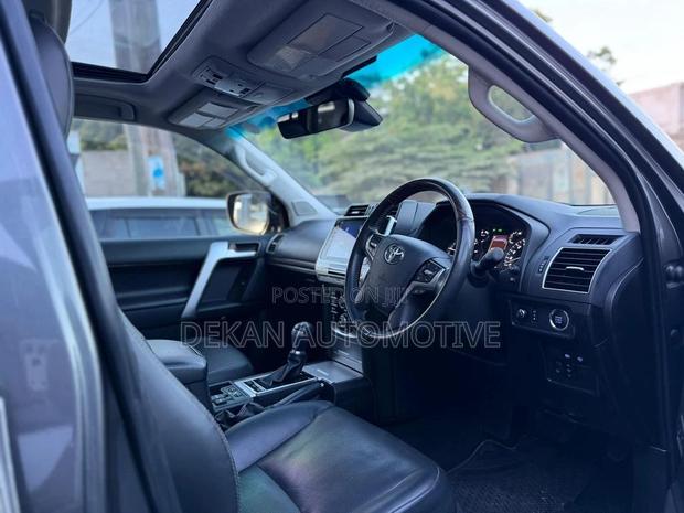 Toyota Land Cruiser Prado 2.8 2021 Gray
