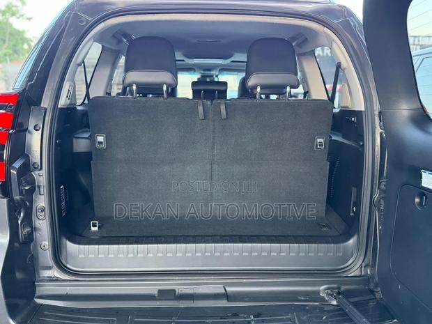 Toyota Land Cruiser Prado 2.8 2021 Gray
