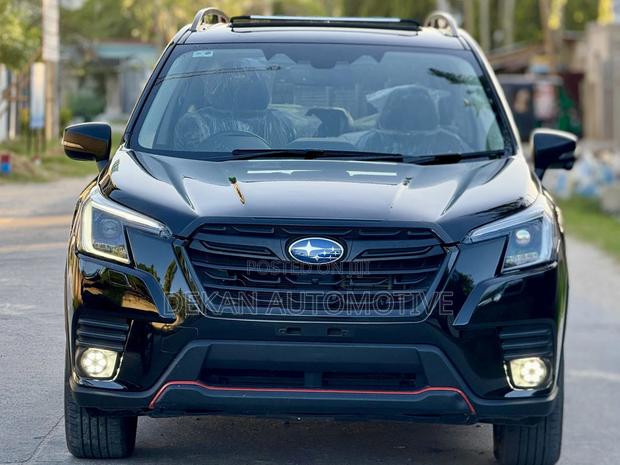 Subaru Forester Premium AWD 2023 Black