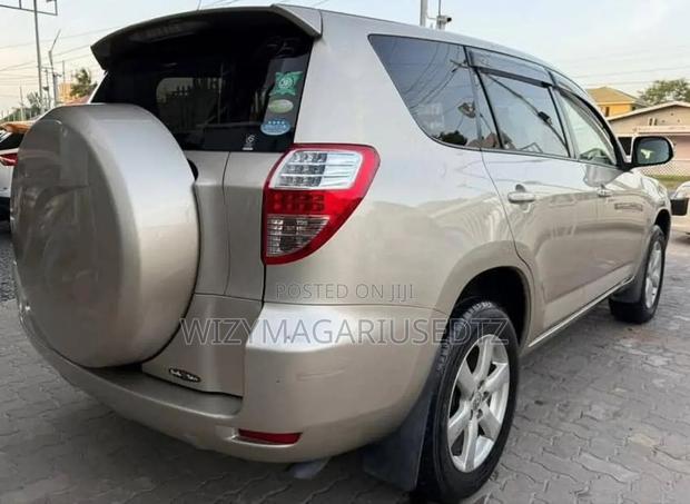 Toyota Vanguard 2009 Beige