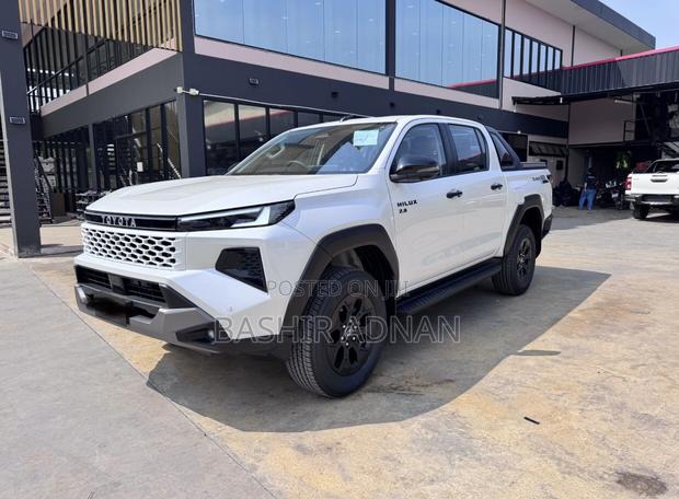 New Toyota Hilux 2025 White