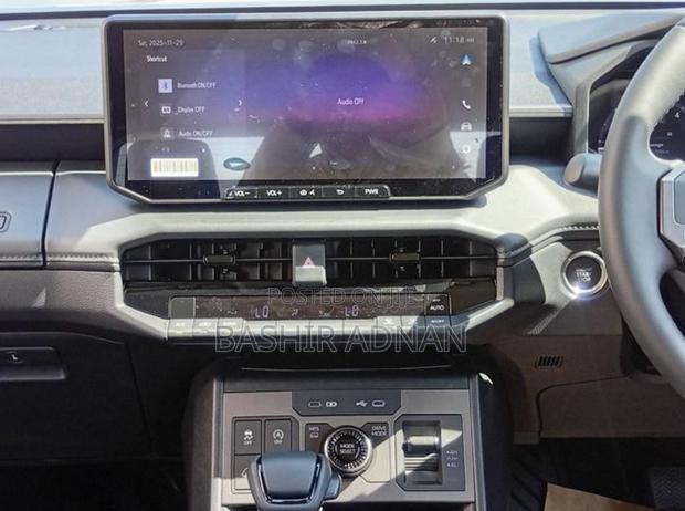 New Toyota Hilux 2025 Black