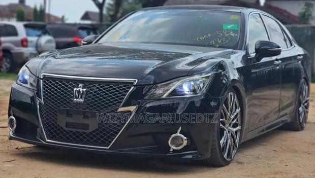 Toyota Crown 2013 Matt Black