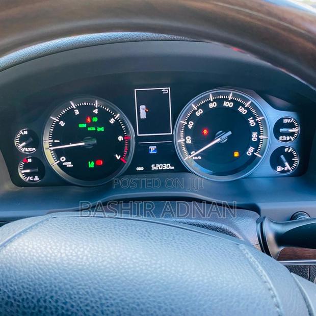 Toyota Land Cruiser 4.6 V8 ZX 2017 White