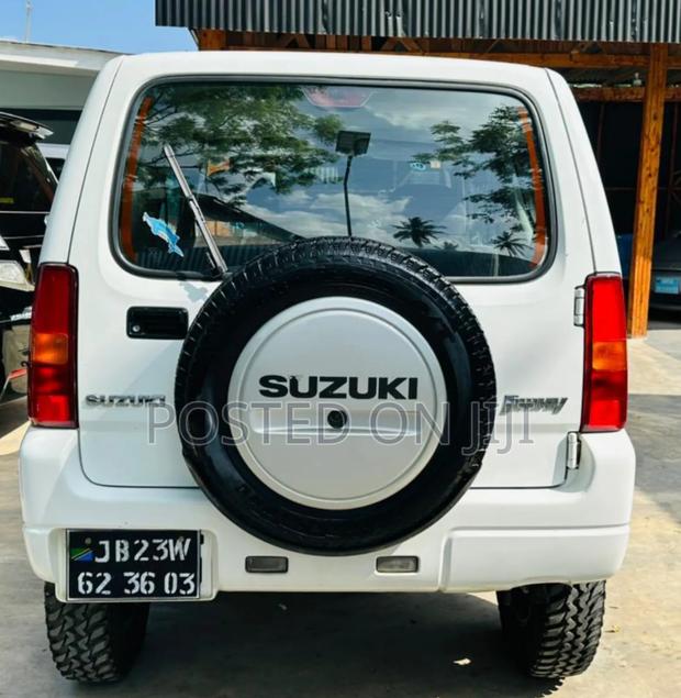 Suzuki Jimny 1.3 2010 White