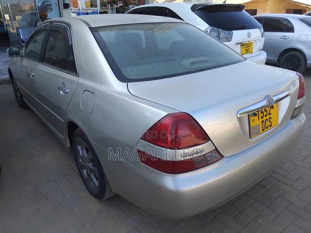 Toyota Mark II 2004 Silver