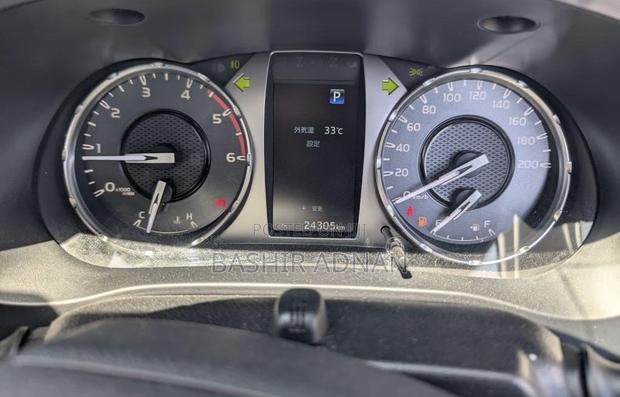 Toyota Hilux Revo Double Cab Deisel 2.4 AWD 2022 Pearl