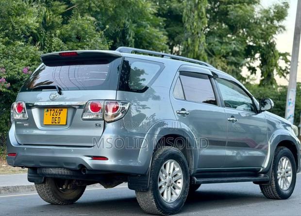 Toyota Fortuner 2013 Gray