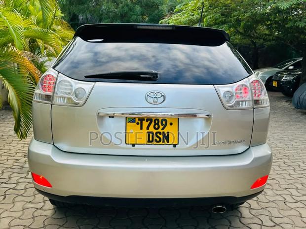 Toyota Harrier 2006 Gold