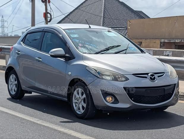 Mazda Demio 2012 Silver