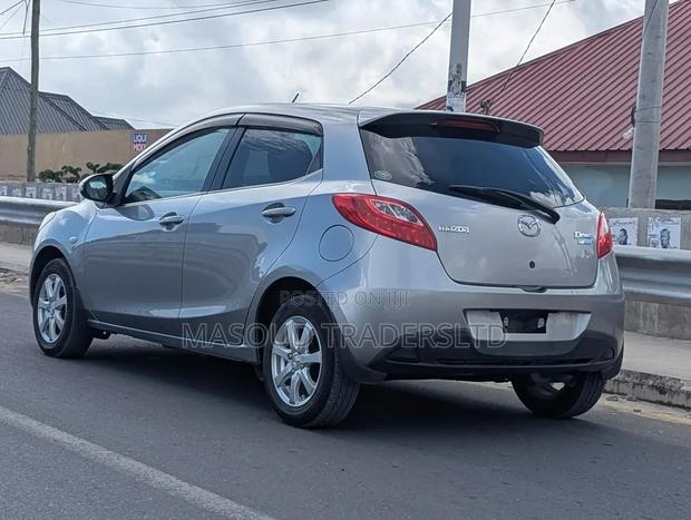 Mazda Demio 2012 Silver