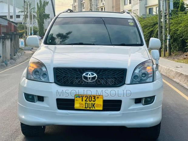 Toyota Land Cruiser Prado 2004 White
