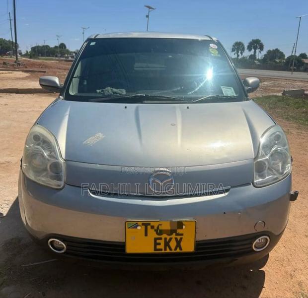 Mazda Verisa 2004 Silver