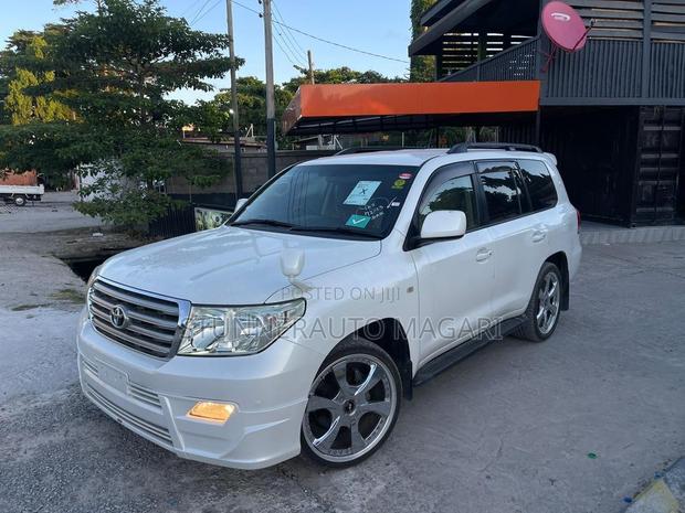 Toyota Land Cruiser 2008 White