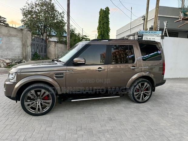 Land Rover Discovery 2016 Brown