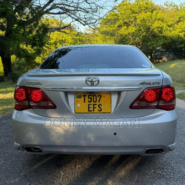 Toyota Crown 2009 Silver