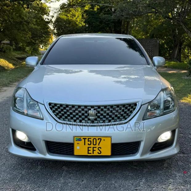 Toyota Crown 2009 Silver