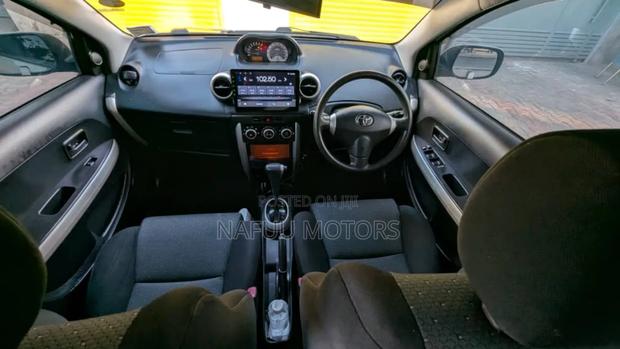 Toyota IST 2005 Gold