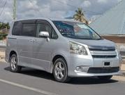 Toyota Noah 2.0 158hp AWD (7 Seater) 2012 Silver for sale