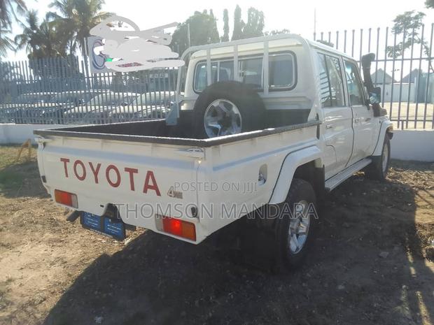 Toyota Land Cruiser 2021 White