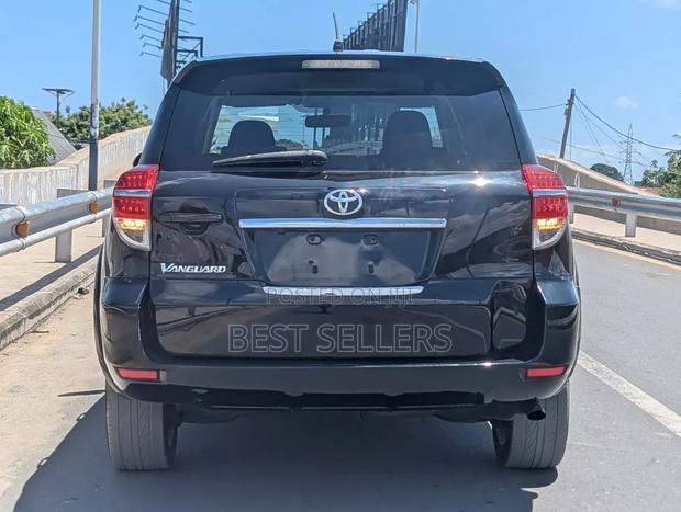 Toyota Vanguard 2010 Black