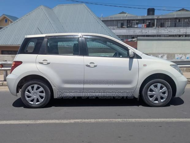 Toyota IST 2004 White